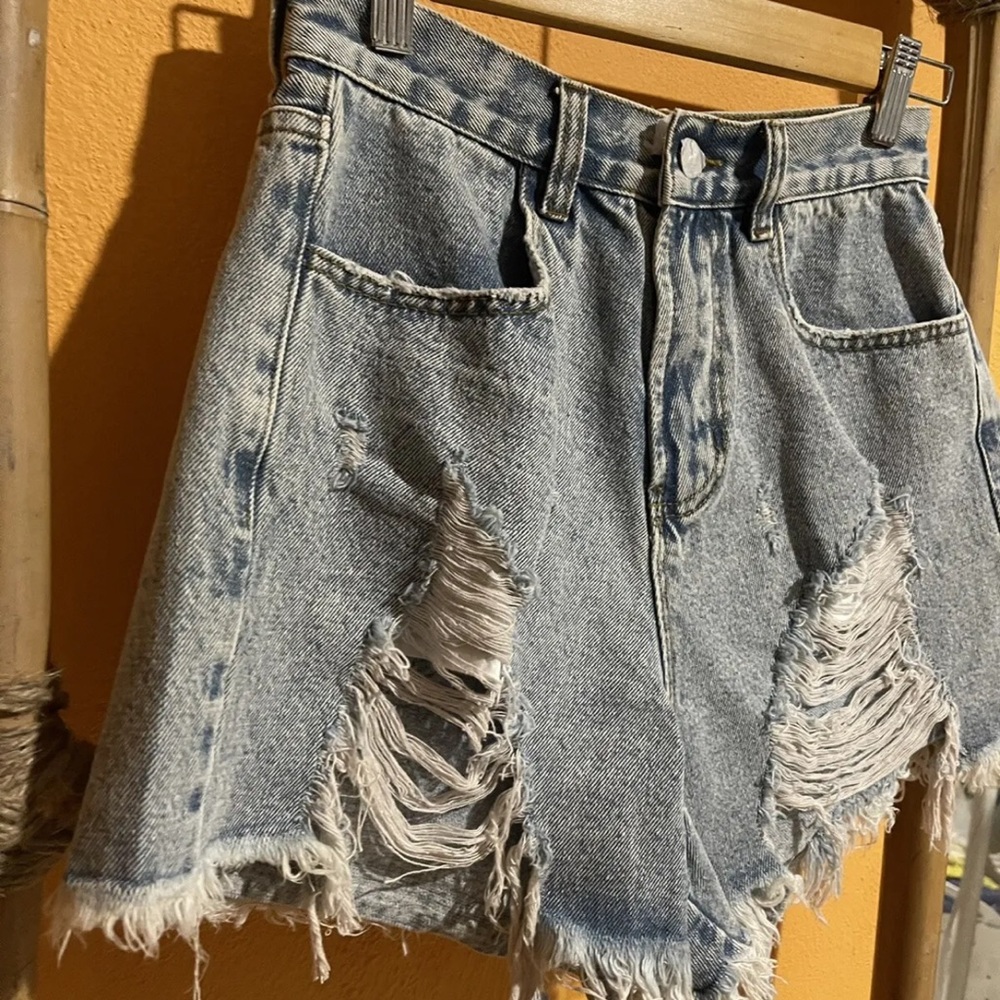 Spring summer Fringe Denim short. Vintage blue. Brand new. Idem Ditto